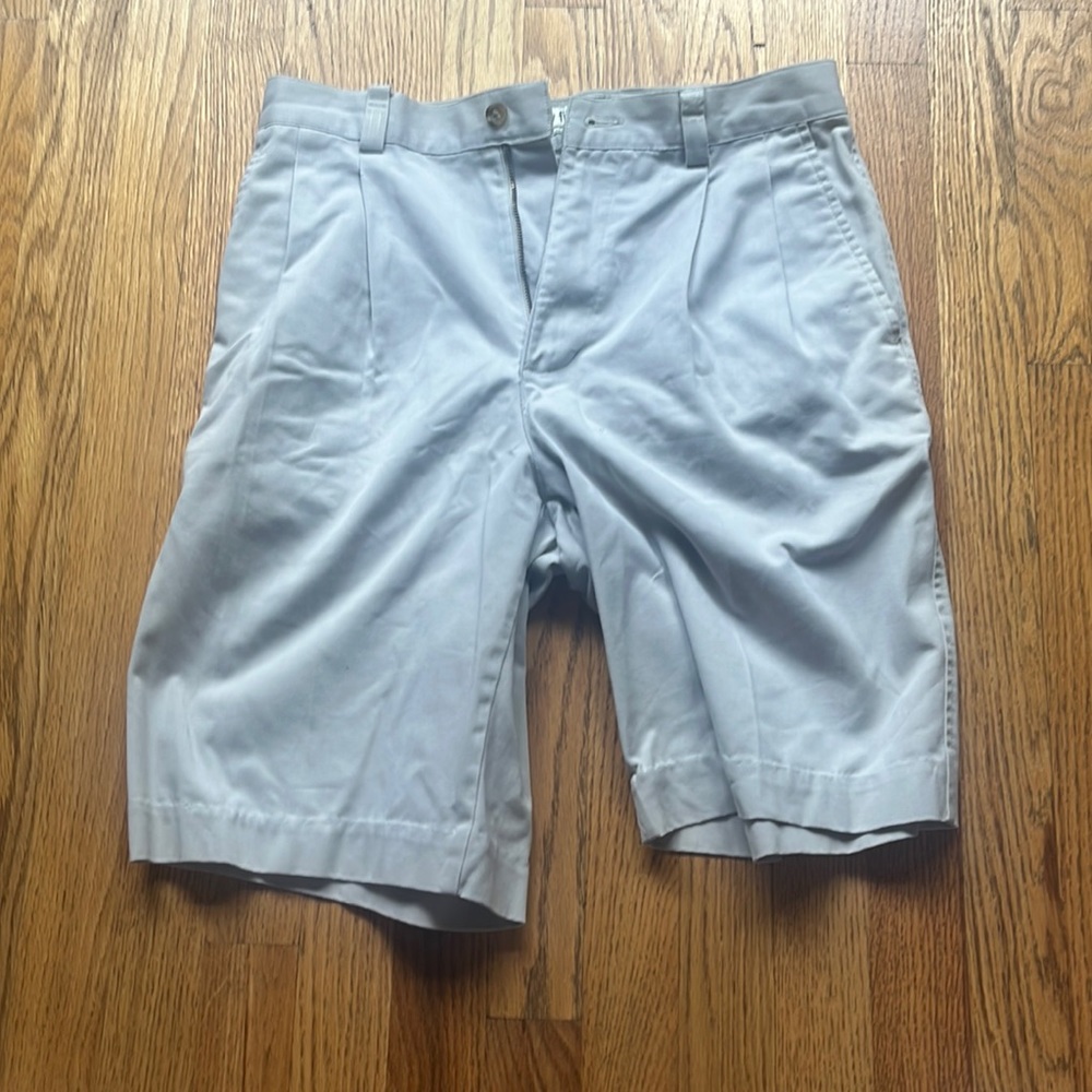 Gap Khaki shorts (NEW)